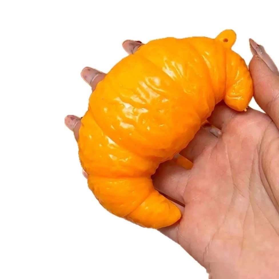 Đồ chơi Squishy hình bánh sừng